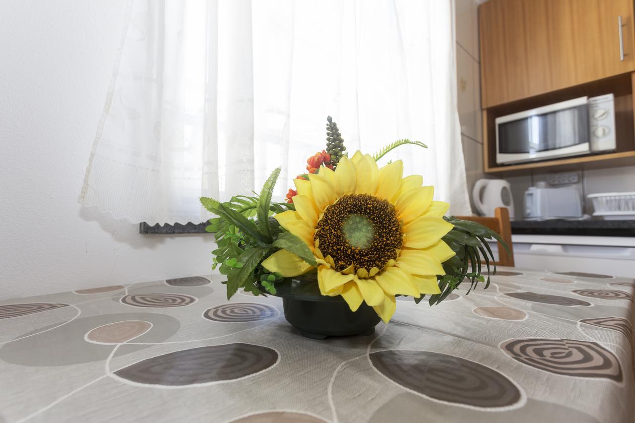 Oliveira Apartment